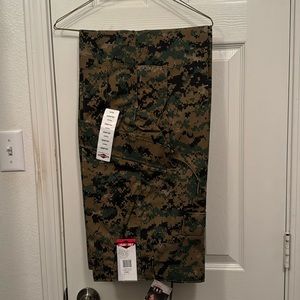 Big and Tall camouflage tactical pants size 5x nwt
